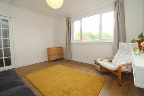 WELL PRESENTED FURNISHED BEDROOM FLAT IN SALISBURY RoomsLocal image