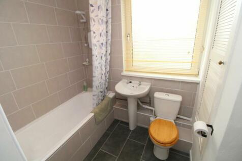 WELL PRESENTED FURNISHED BEDROOM FLAT IN SALISBURY RoomsLocal image