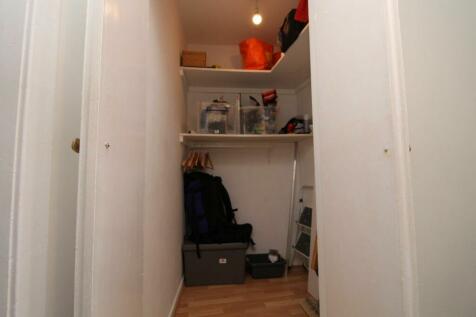 WELL PRESENTED FURNISHED BEDROOM FLAT IN SALISBURY RoomsLocal image