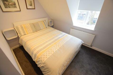 WELL PRESENTED FURNISHED BEDROOM FLAT IN LINCOLN RoomsLocal image