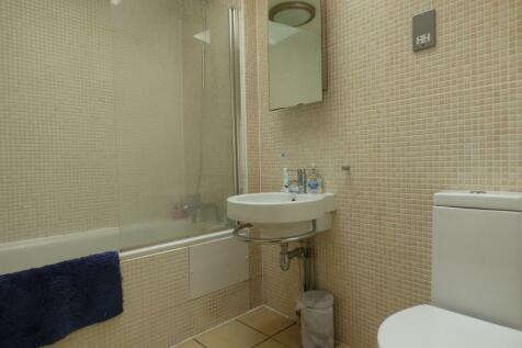 WELL PRESENTED FURNISHED BEDROOM FLAT IN COLCHESTER RoomsLocal image