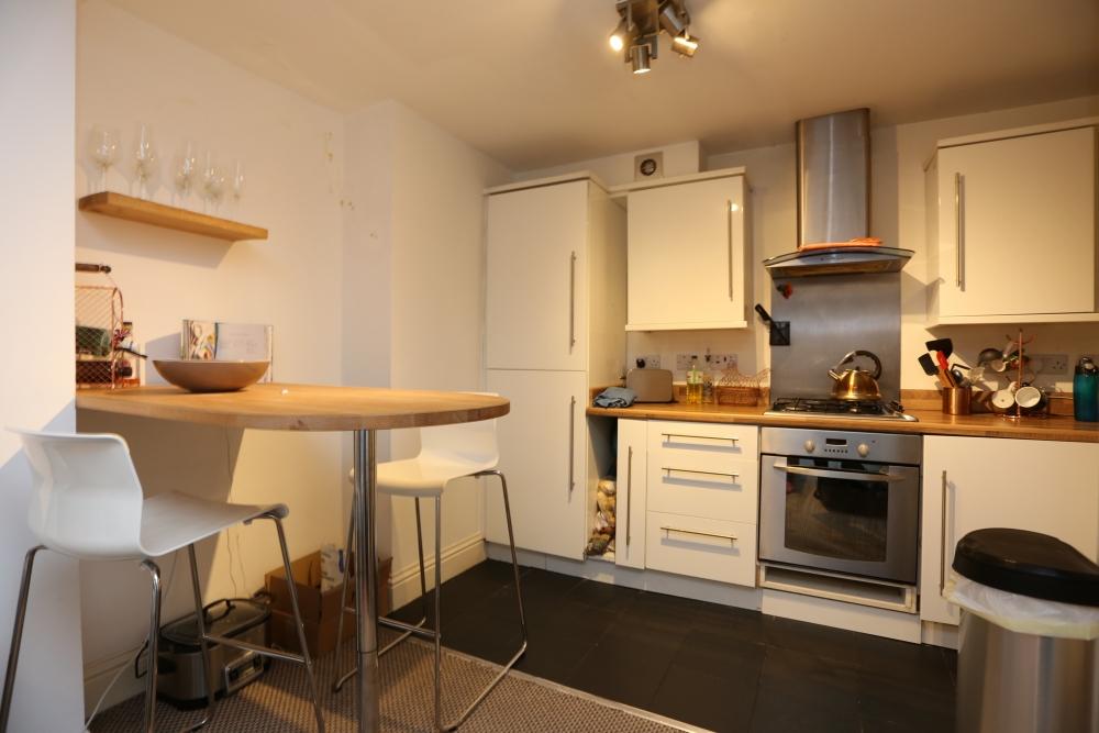 MODERN AND SPACIOUS ONE BEDROOM FLAT IN BRISTOL RoomsLocal image