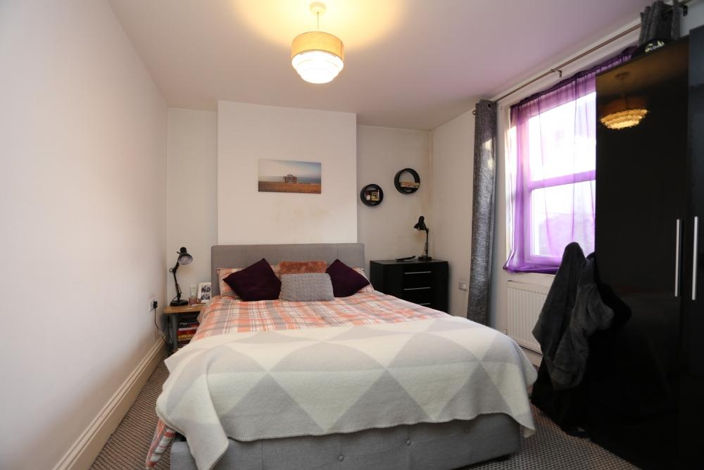 MODERN AND SPACIOUS ONE BEDROOM FLAT IN BRISTOL RoomsLocal image
