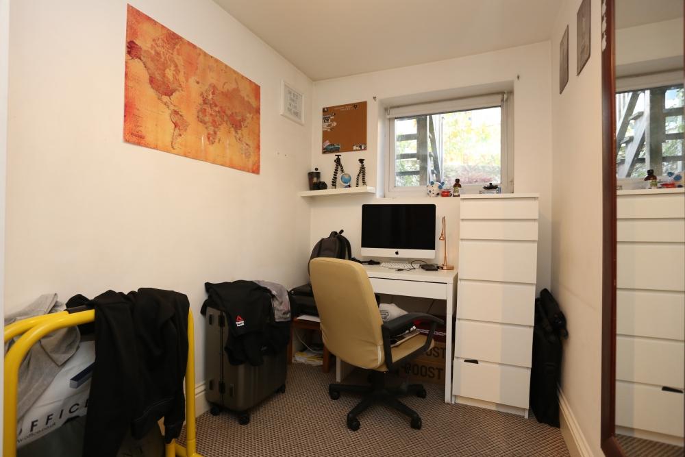 MODERN AND SPACIOUS ONE BEDROOM FLAT IN BRISTOL RoomsLocal image