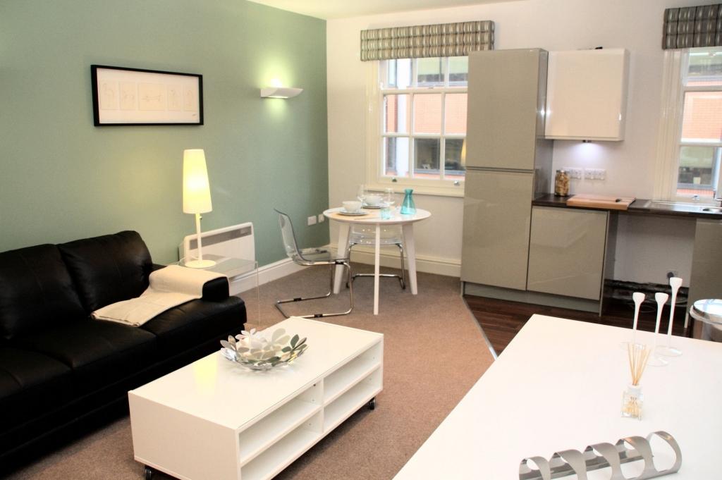 1 BEDROOM SPACIOUS FLAT IN WOLVEHAMPTON RoomsLocal image