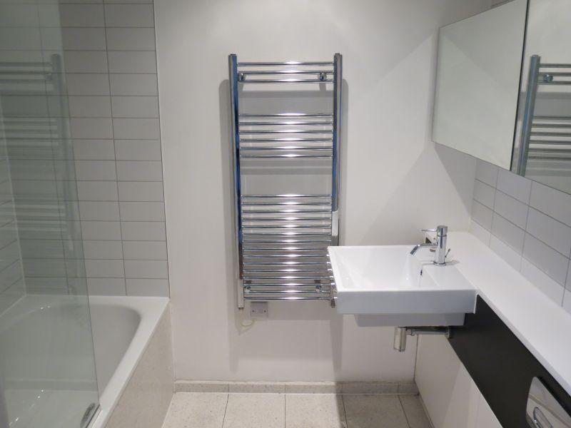 1 BEDROOM FLAT IN CRAWLEY RoomsLocal image