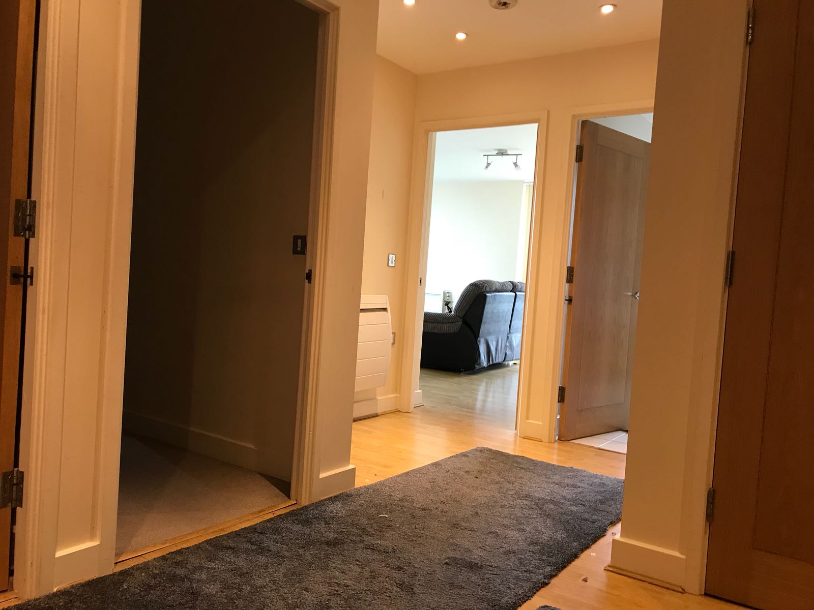 Stunning Double Bedroom to Rent RoomsLocal image