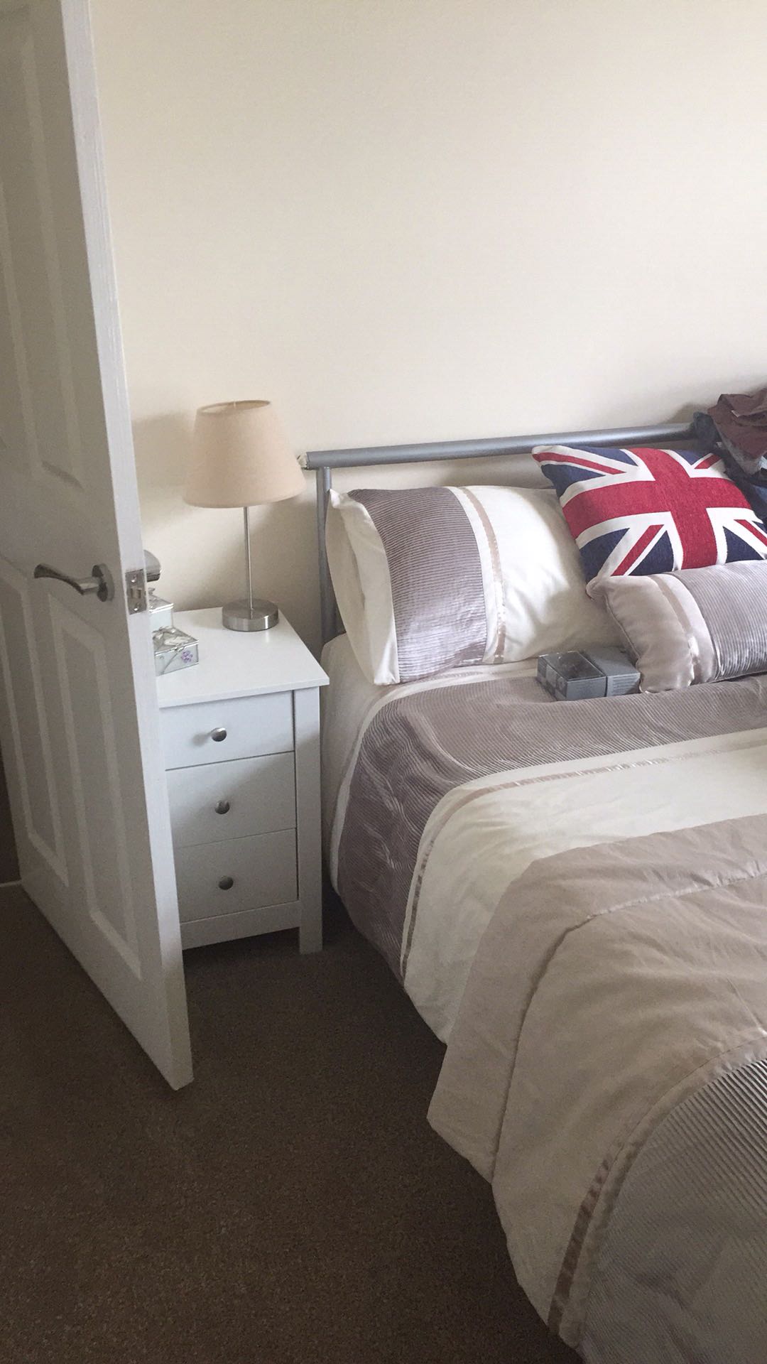One Bedroom, Eastwood RoomsLocal image