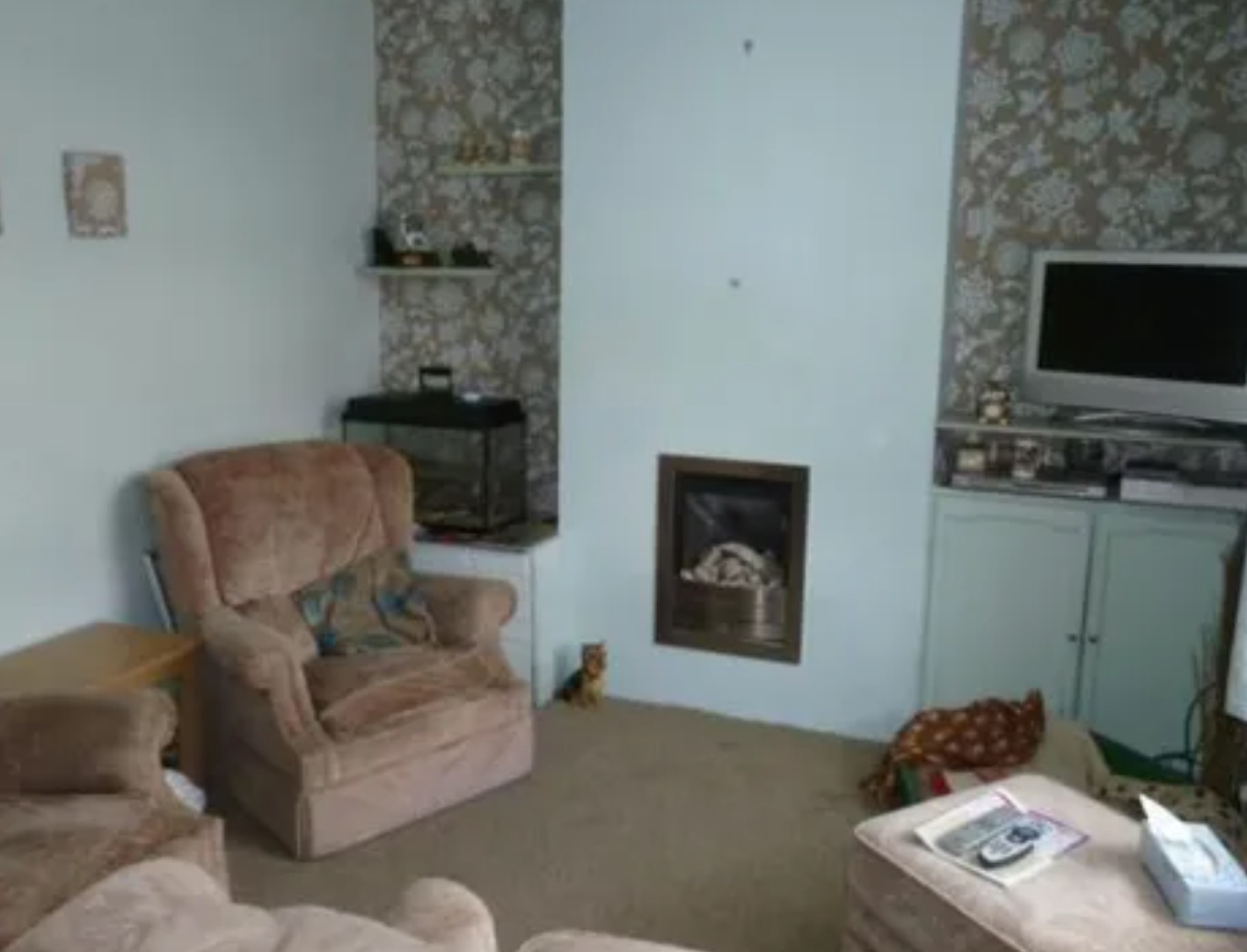 ROOMS AVAILABLE TO MOVE IN NOW RoomsLocal image
