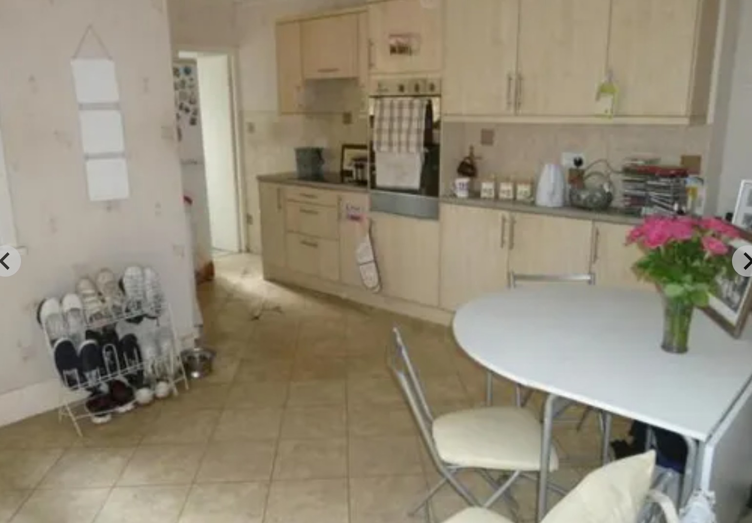ROOMS AVAILABLE TO MOVE IN NOW RoomsLocal image