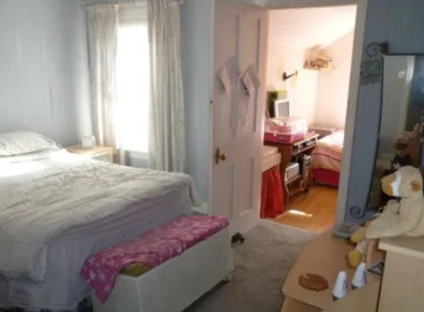 ROOMS AVAILABLE TO MOVE IN NOW RoomsLocal image
