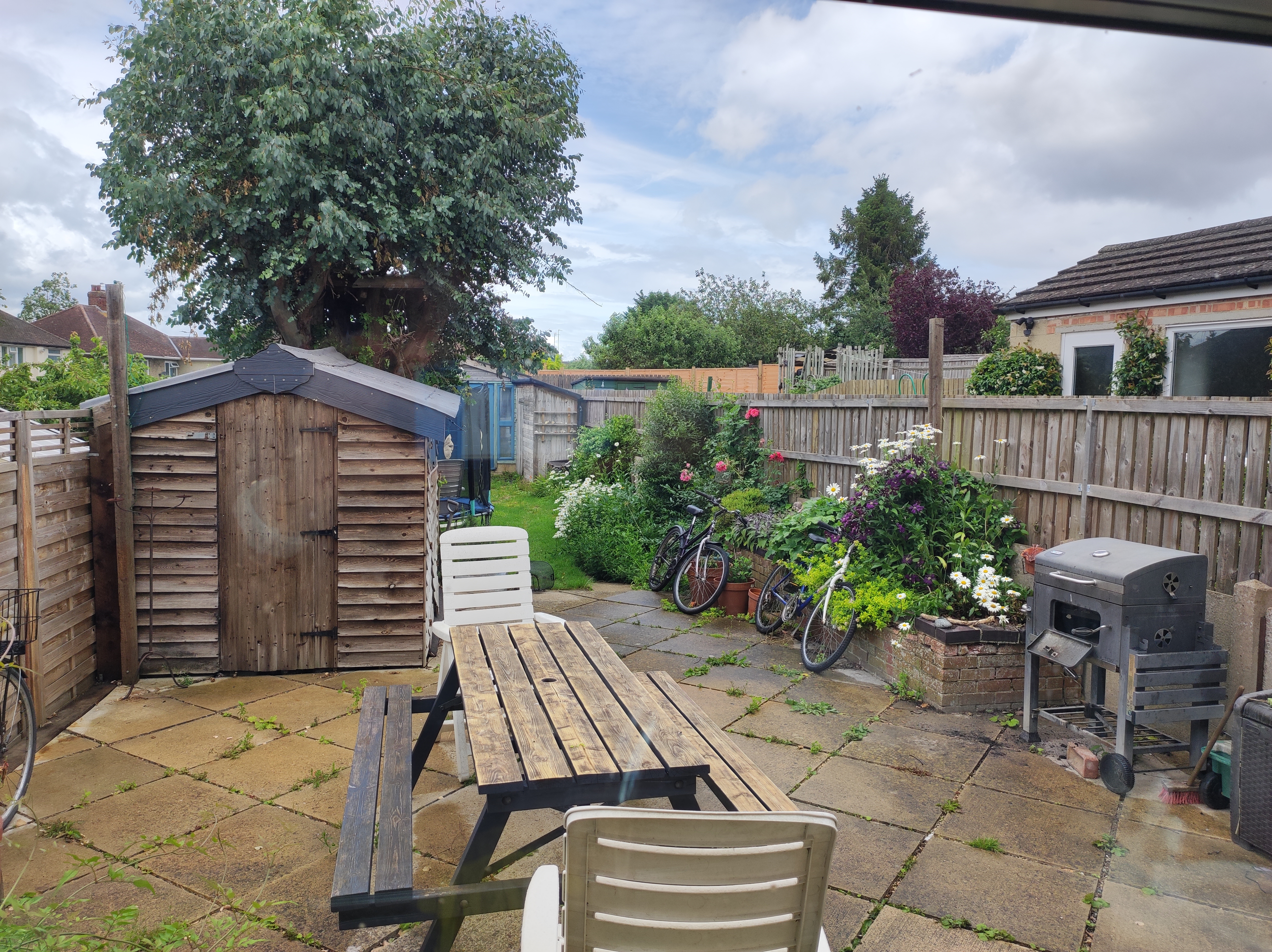 Quiet double room in a family home. Breakfast inc. RoomsLocal image