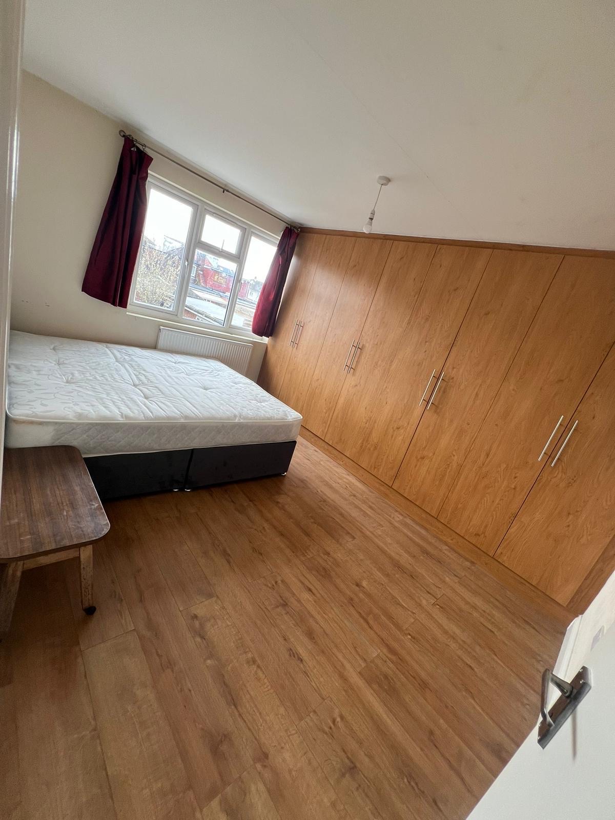  RoomsLocal image