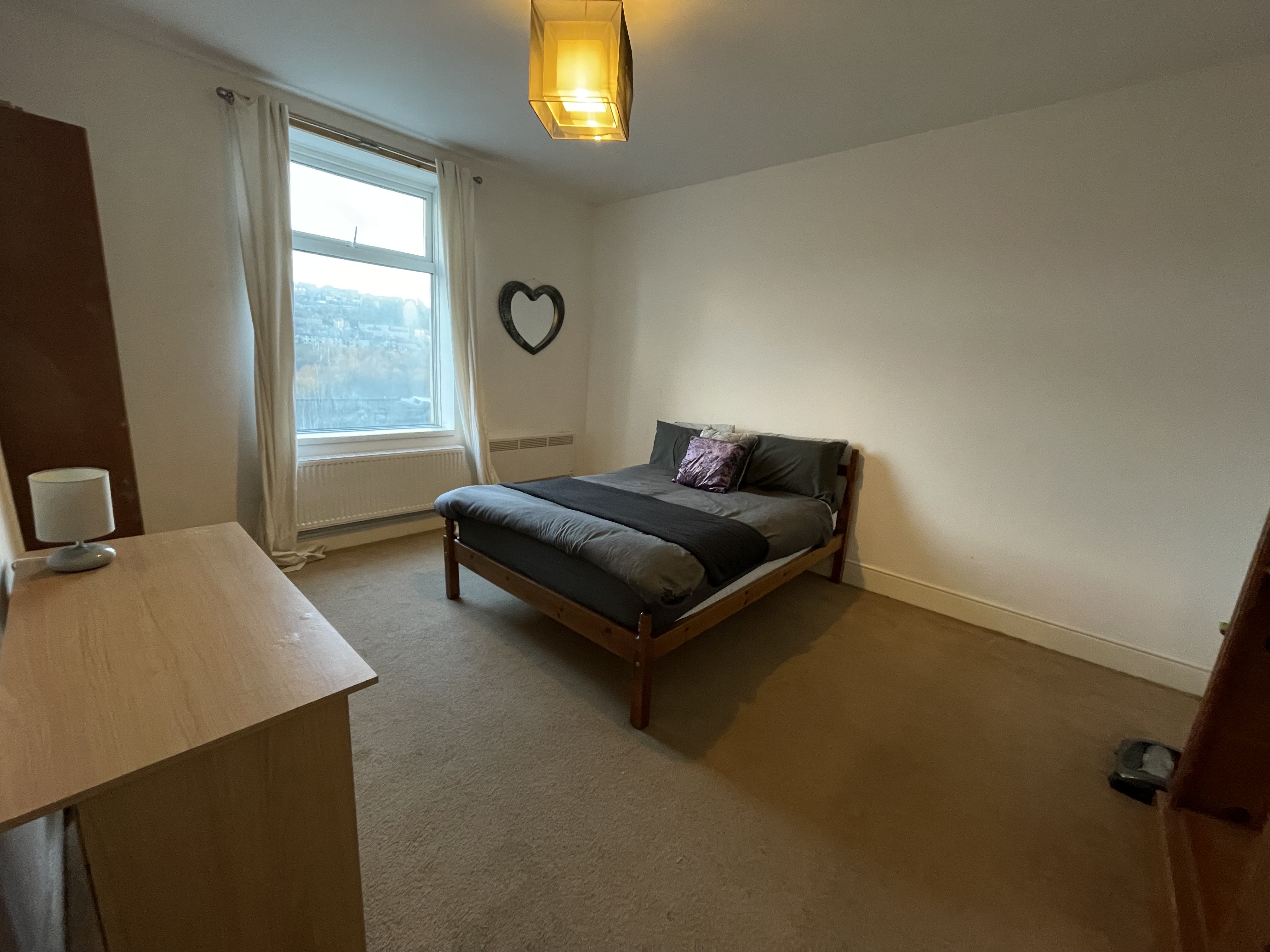 1 room in Huddersfield, HD75QY RoomsLocal image