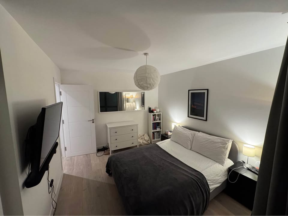2 bed 2 bath Private room for rent RoomsLocal image