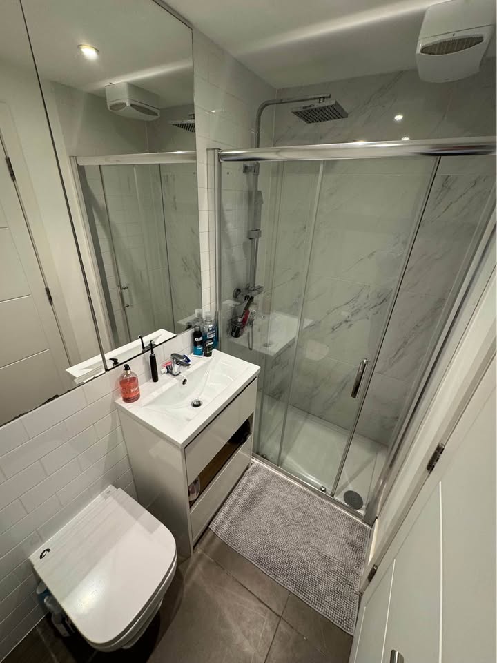 2 bed 2 bath Private room for rent RoomsLocal image