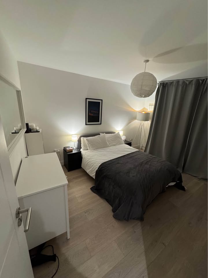 2 bed 2 bath Private room for rent RoomsLocal image