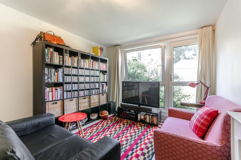 GROUND ONE BEDROOM FLAT IN ISLINGTON, London RoomsLocal image