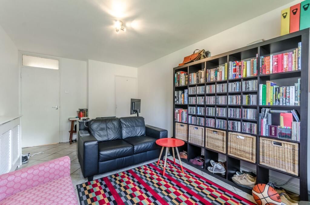 GROUND ONE BEDROOM FLAT IN ISLINGTON, London RoomsLocal image
