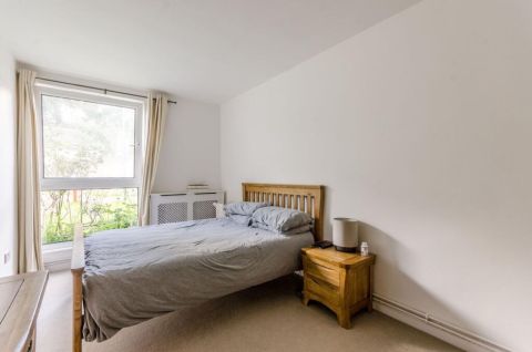 GROUND ONE BEDROOM FLAT IN ISLINGTON, London RoomsLocal image