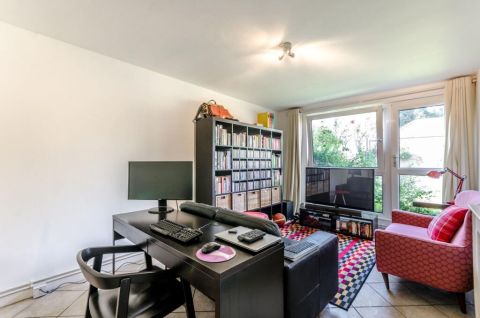 GROUND ONE BEDROOM FLAT IN ISLINGTON, London RoomsLocal image
