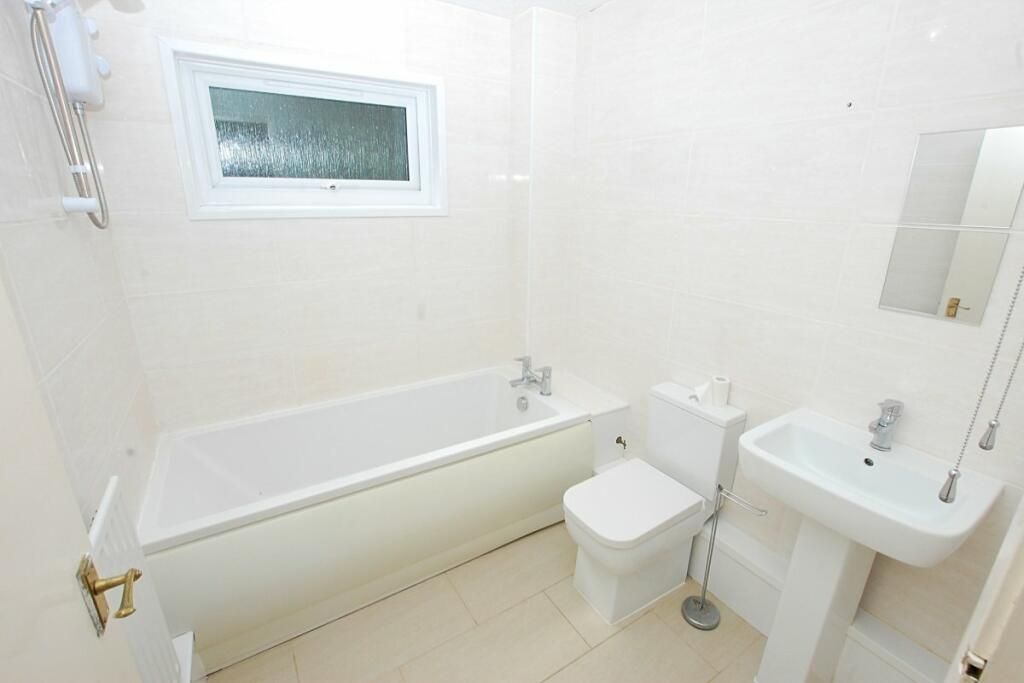 COMFORTABLE ONE BEDROOM FLAT IN BRISTOL RoomsLocal image