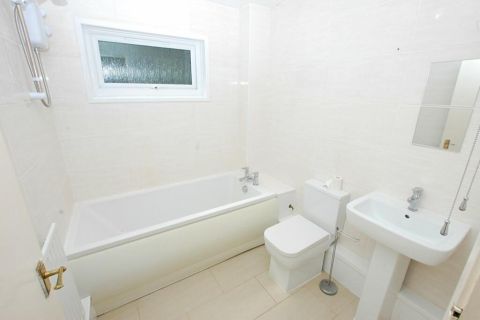 COMFORTABLE ONE BEDROOM FLAT IN BRISTOL RoomsLocal image
