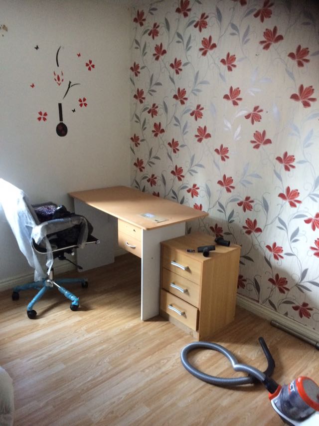 2 Bedroom House In Stoke  RoomsLocal image