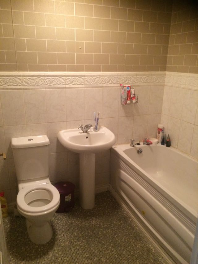 Two Bedrooms Available Shared House RoomsLocal image