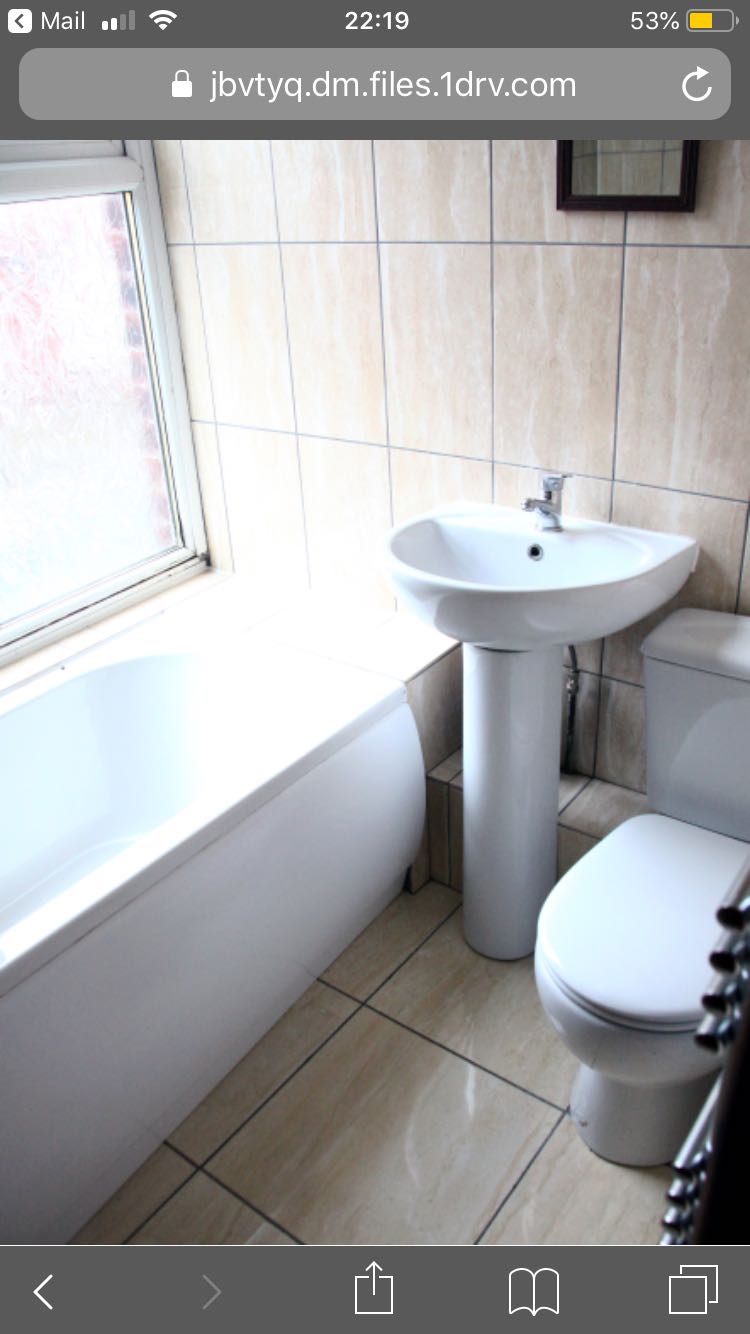 STUDENT DOUBLE BED HYDE PARK  RoomsLocal image