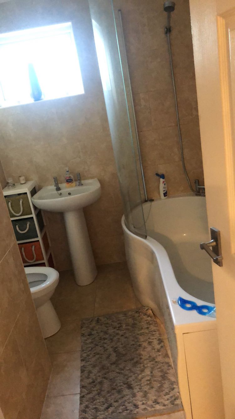 2 Rooms To Let - House Share  RoomsLocal image