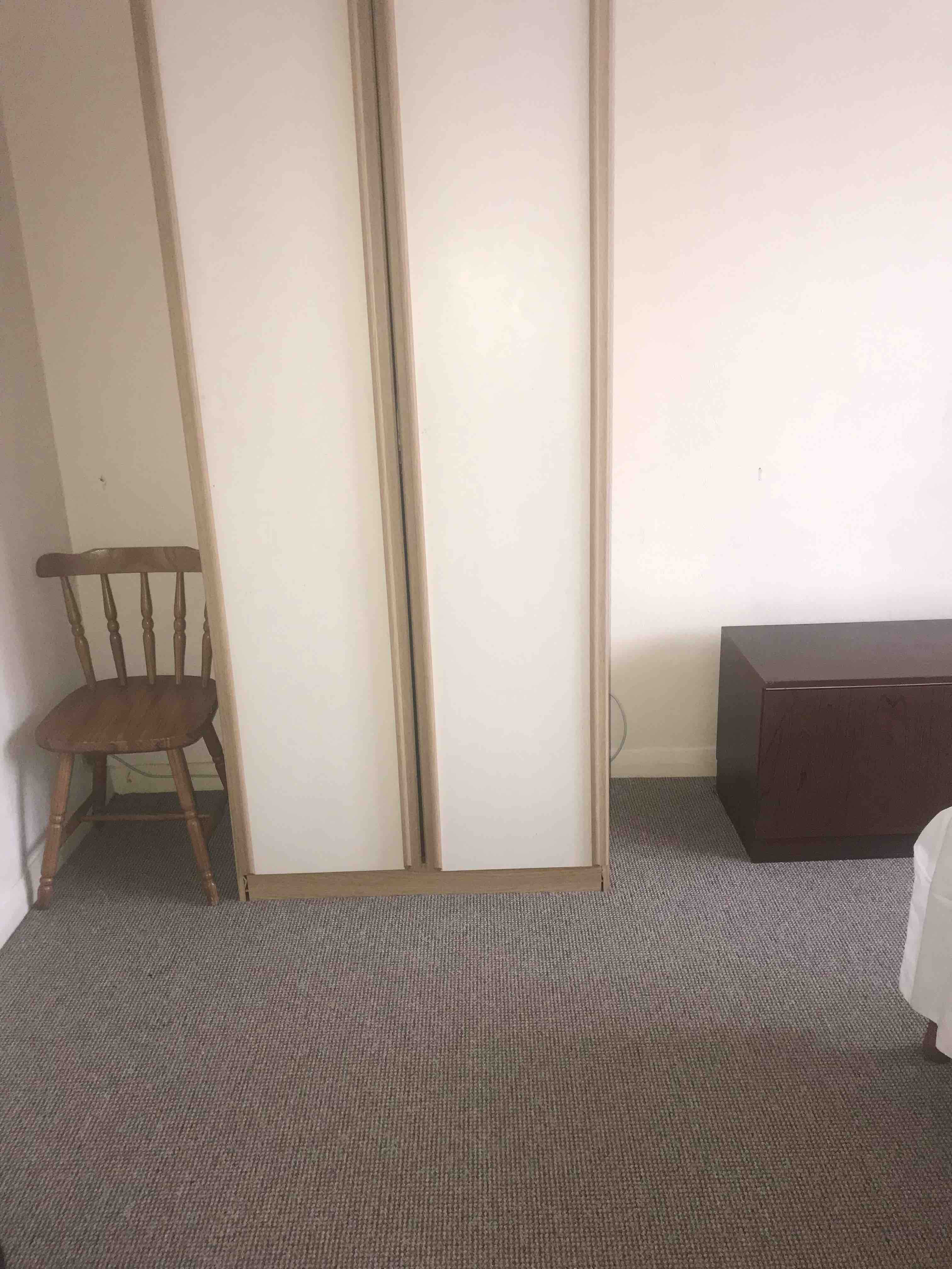 1 room in Hayes, UB35LA RoomsLocal image