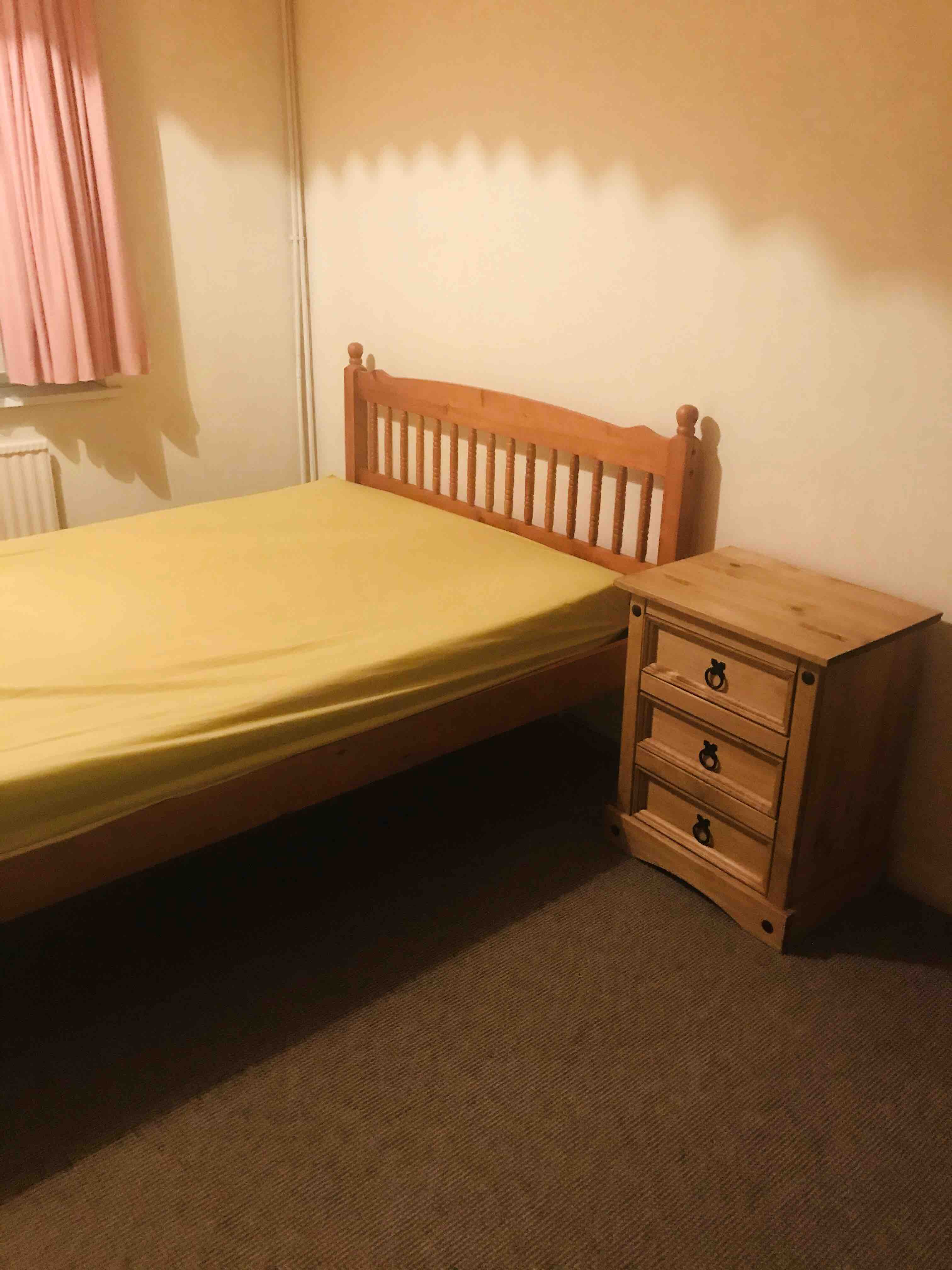 1 room in Hayes, UB35LA RoomsLocal image