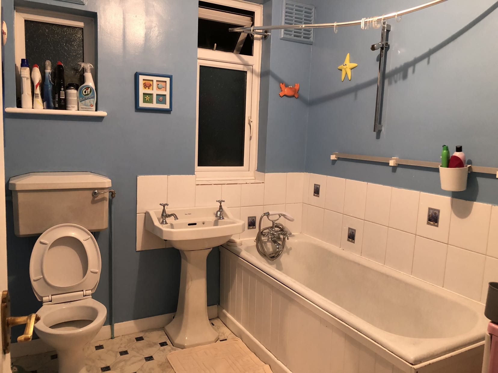 1 Double Room To Rent  RoomsLocal image