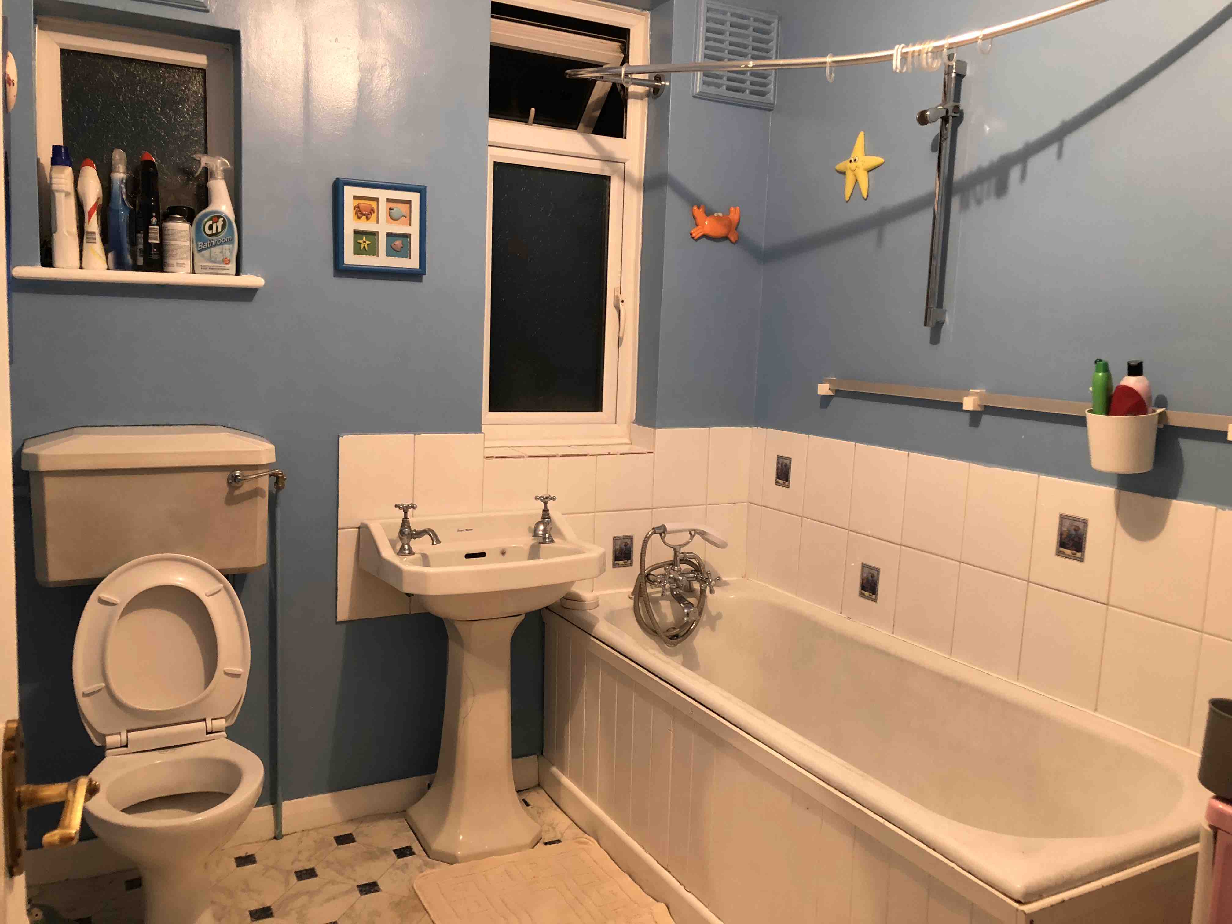 Double bedroom, Romford RoomsLocal image