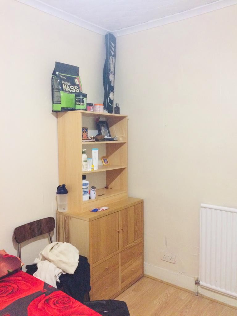 Double Bedroom For Rent, London RoomsLocal image
