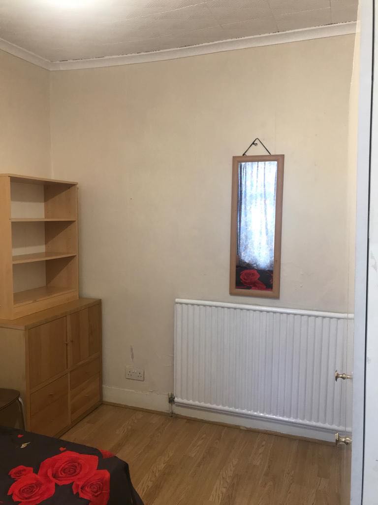 1bhk For Rent At Eastham Barking Road