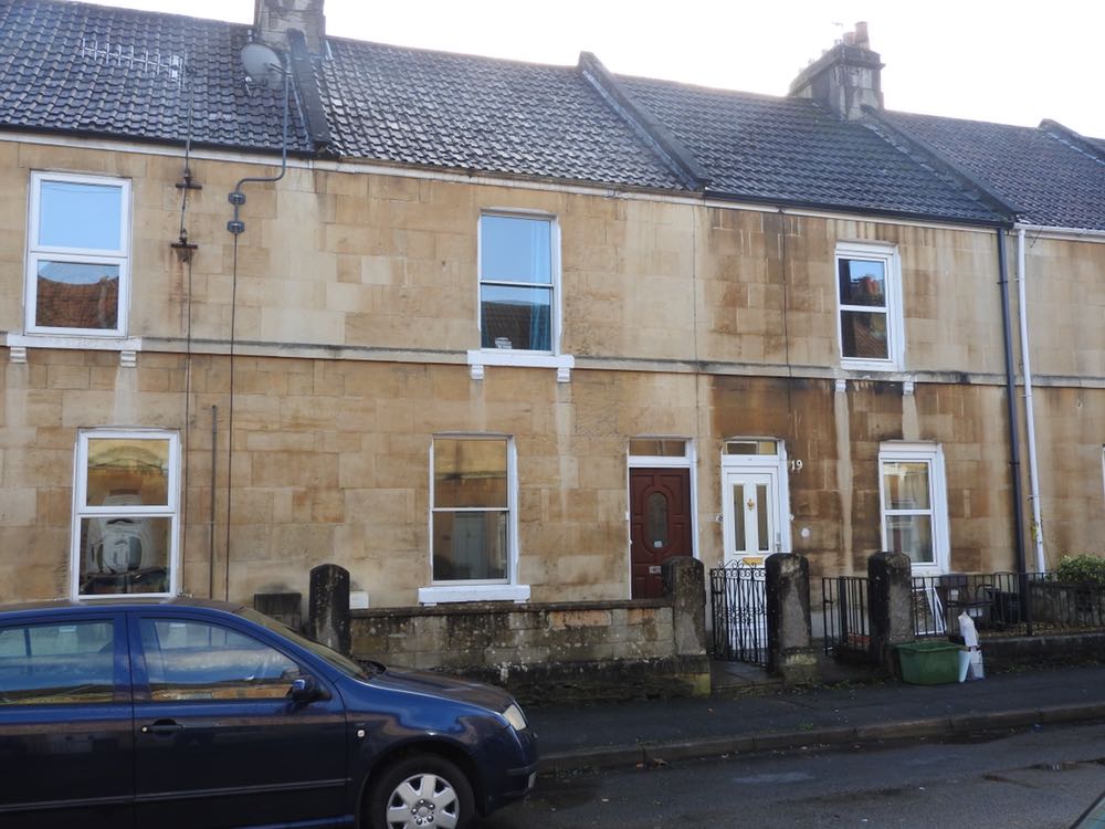 2 Rooms Availble In Bath