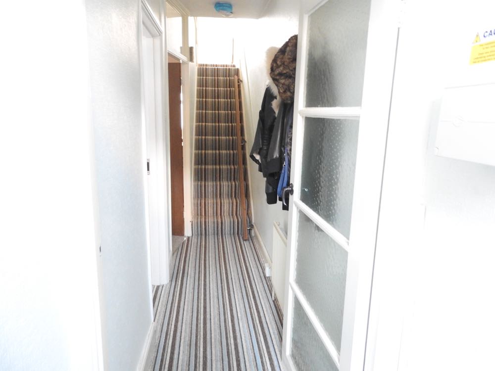 2 Rooms Availble In Bath RoomsLocal image