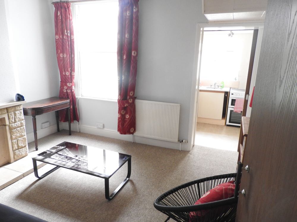 2 Rooms Availble In Bath RoomsLocal image