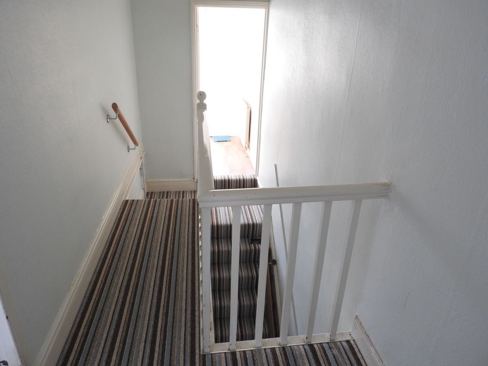 2 Rooms Availble In Bath RoomsLocal image