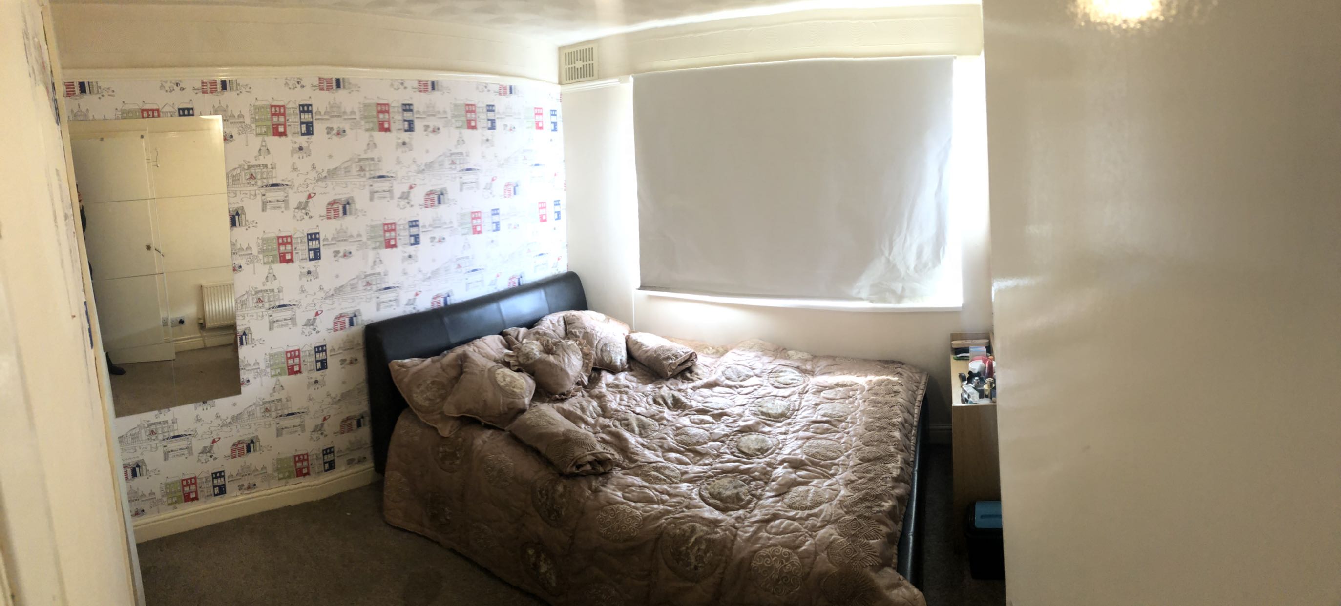 Spacious Double Room To Let  RoomsLocal image