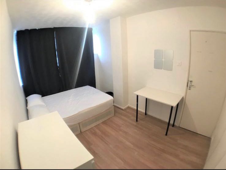 Double Bedroom In Stepney Green image