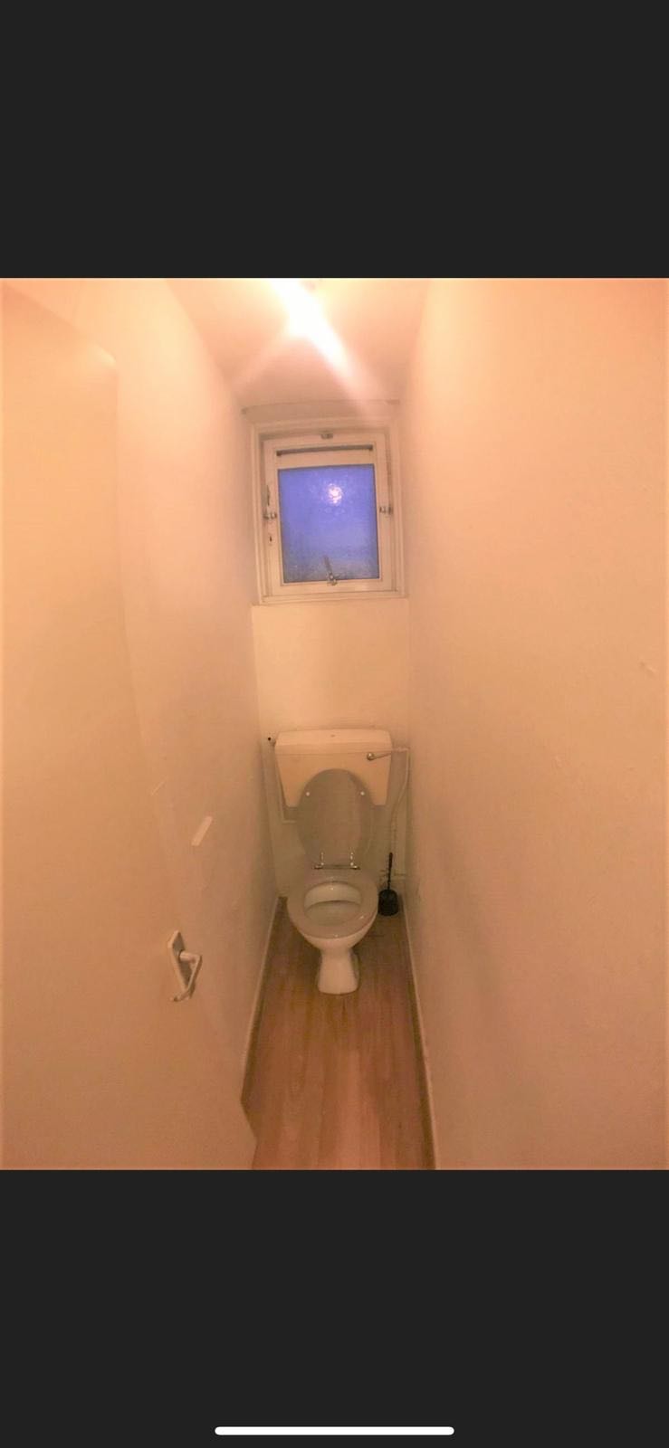 Double Bedroom In Stepney Green RoomsLocal image