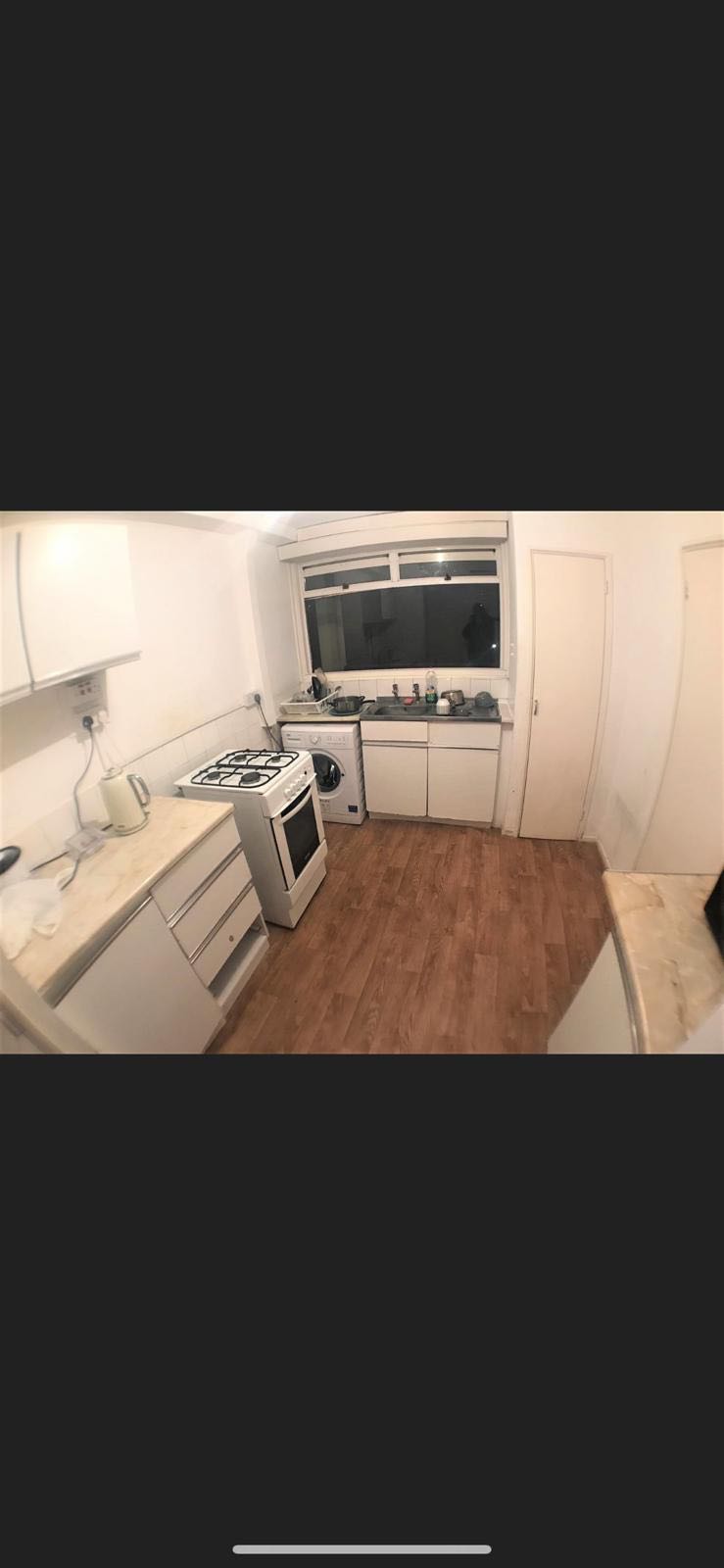 Double Bedroom In Stepney Green RoomsLocal image