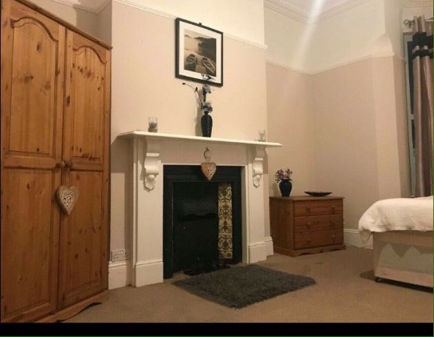Â£250 Deposit One Month Upfront Â£381pm, Plymouth RoomsLocal image