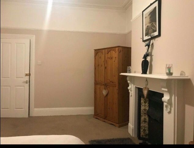 Â£250 Deposit One Month Upfront Â£381pm, Plymouth RoomsLocal image