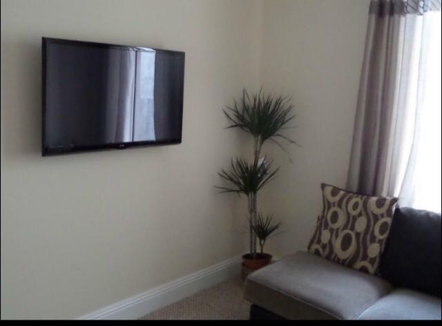 Â£250 Deposit One Month Upfront Â£381pm, Plymouth RoomsLocal image