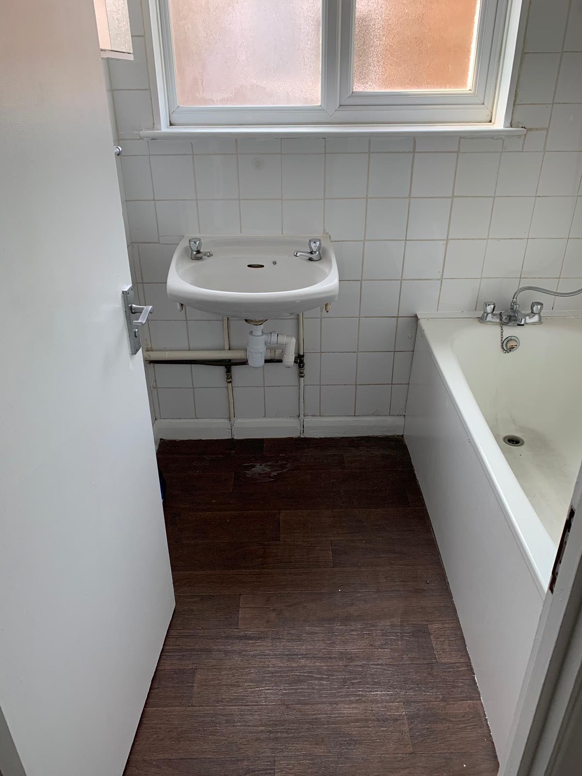 4bed  RoomsLocal image