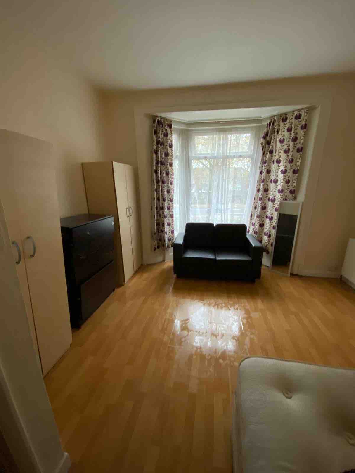  RoomsLocal image